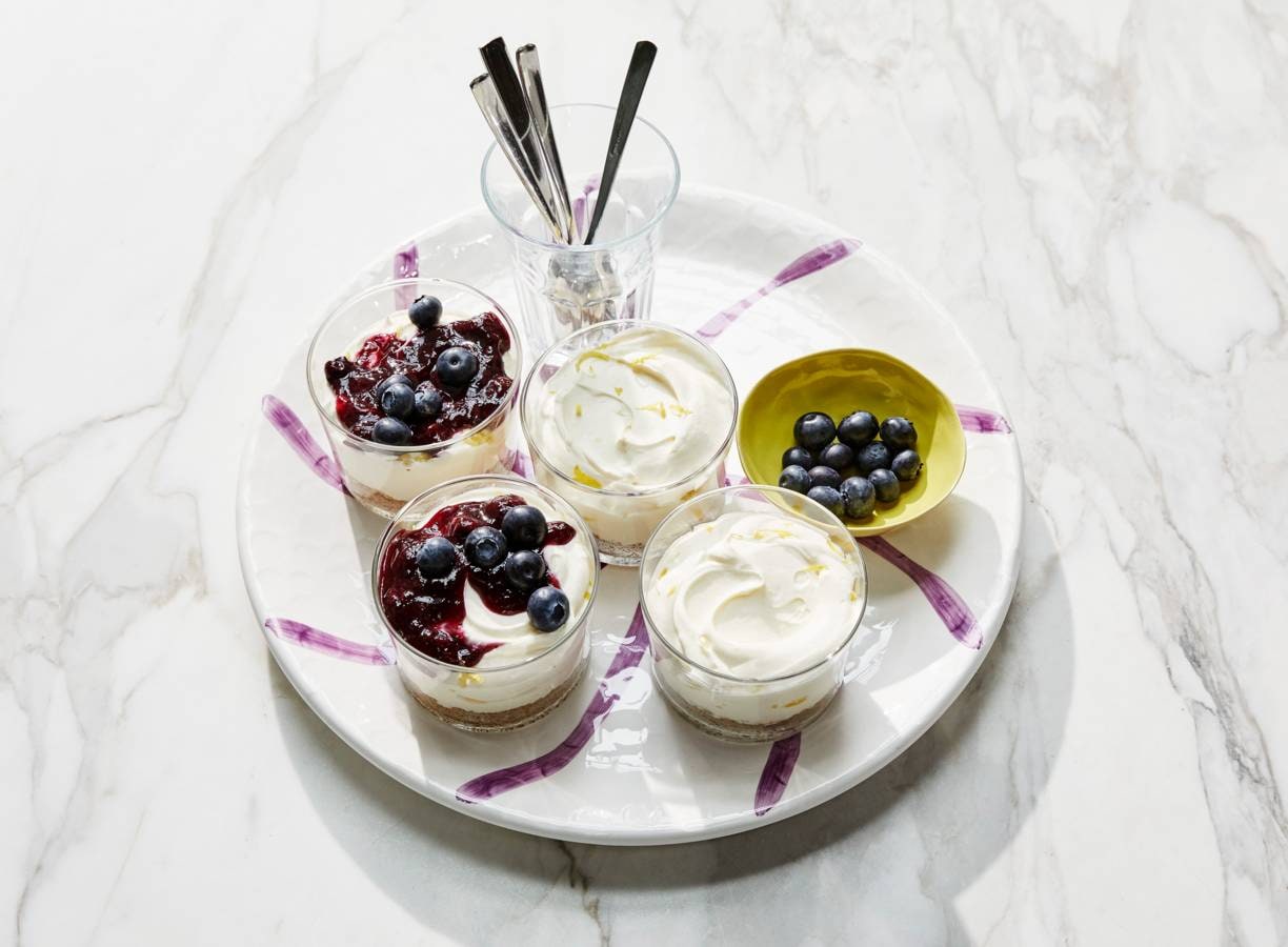 Mini cheesecakes met blauwebessensaus