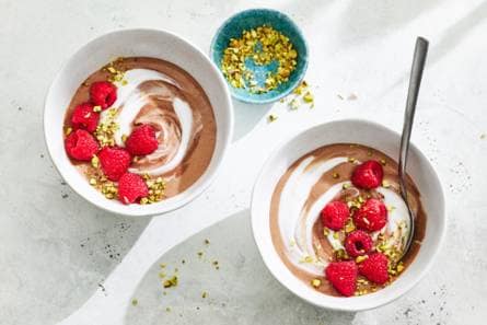 Choco-smoothiebowl met frambozen (advertorial)
