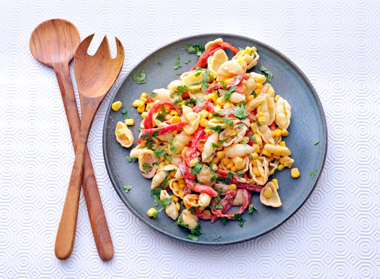 Pastasalade met mais & paprika