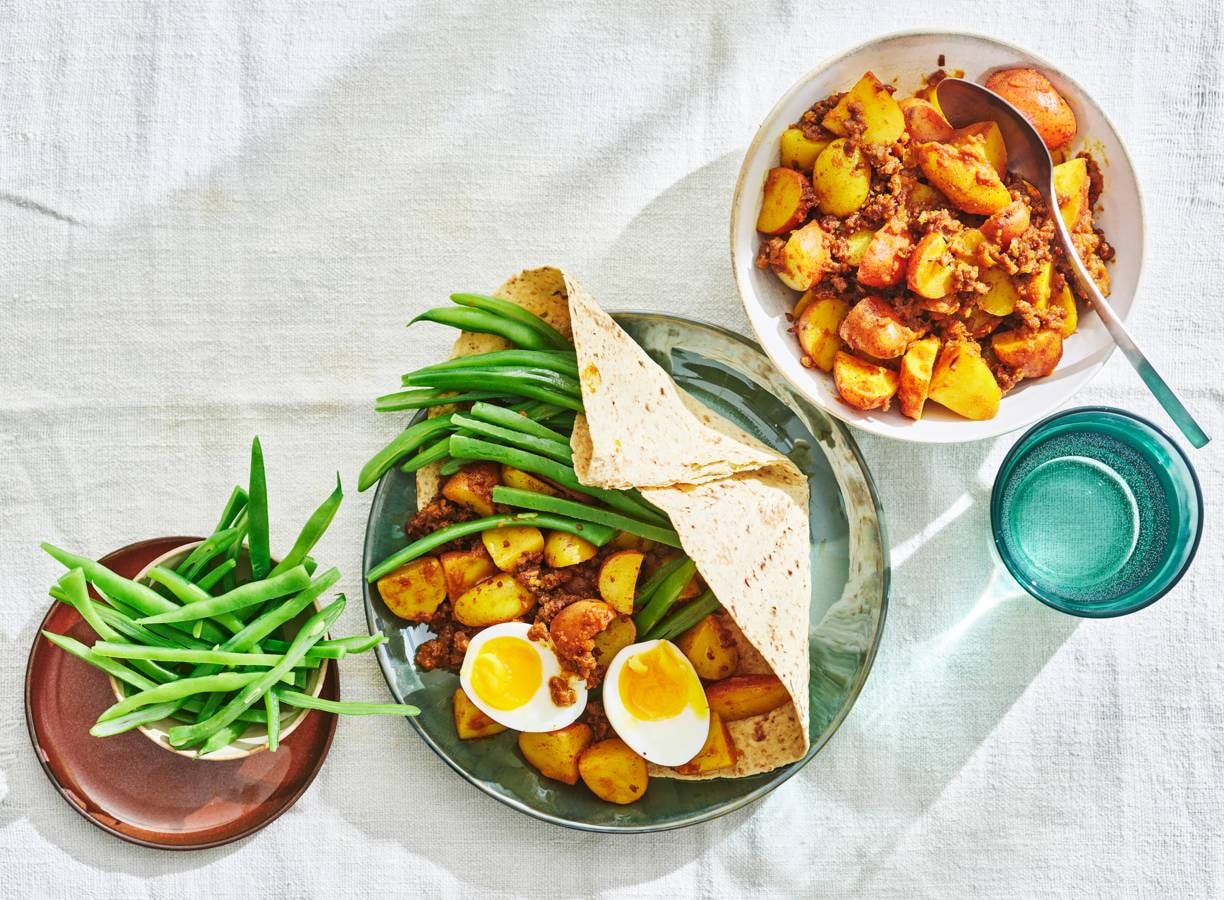 'Roti' met vegetarische rulstukjes, bonen & ei
