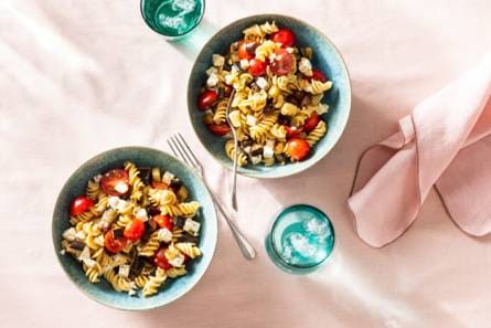 Kikkererwtenpasta met aubergine en tomaten