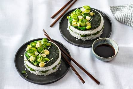 Hedendaags Vegetarisch taartje van sushi met avocado en edamame - Recept NH-06