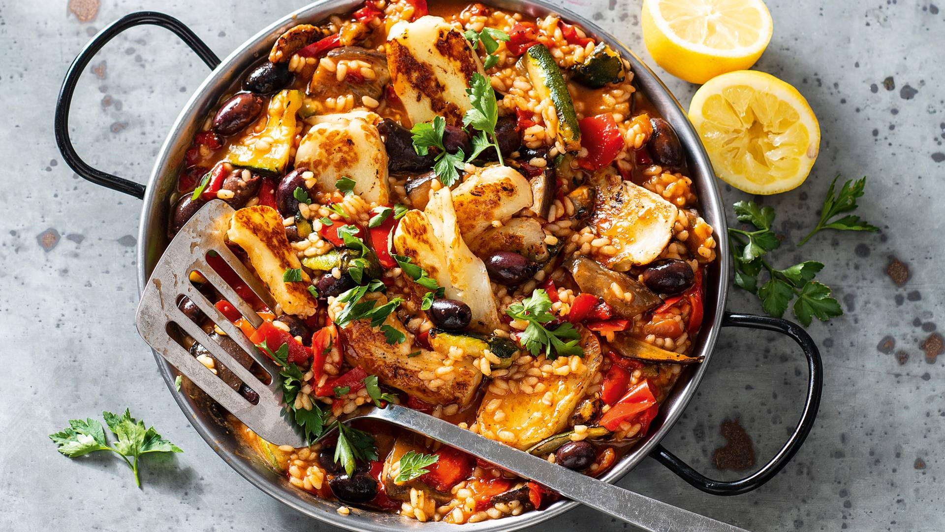 Vegetarische Paella Met Gegrilde Groenten En Gebakken Halloumi Recept Allerhande Albert Heijn