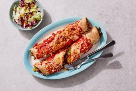 Rijkgevulde groente-enchilada’s met mais & geraspte kaas