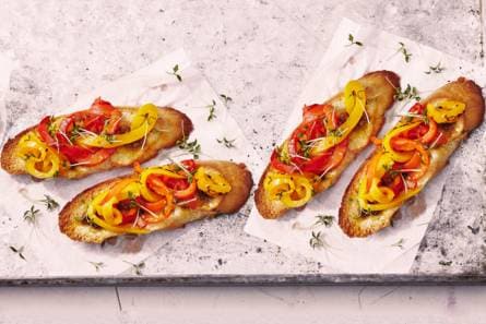 Bruschette met gegrilde paprika en ansjovis