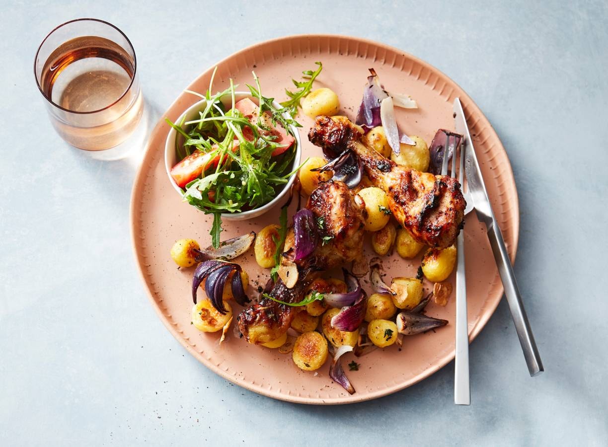Traybake van drumsticks en krieltjes