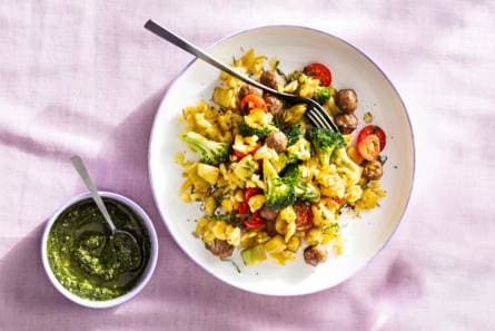 Italiaanse rösti-roerbak met broccoli & gehaktballetjes (advertorial)