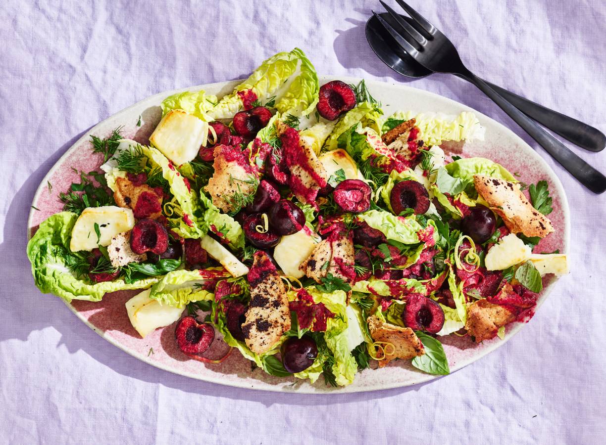 Salade met kersen en halloumi