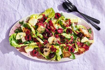 Salade met kersen en halloumi