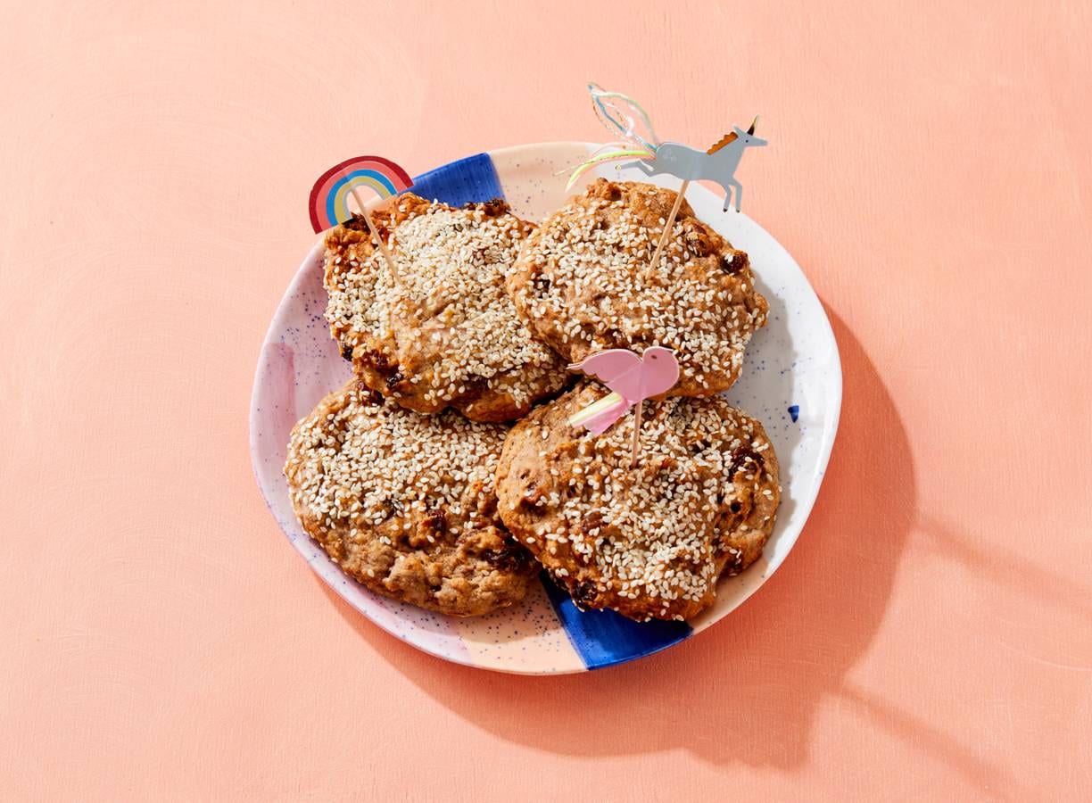 Gezonde koekjes met banaan, rozijnen en kaneel