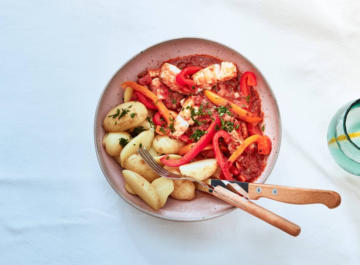 Visstoof met paprika, tomaat en krieltjes
