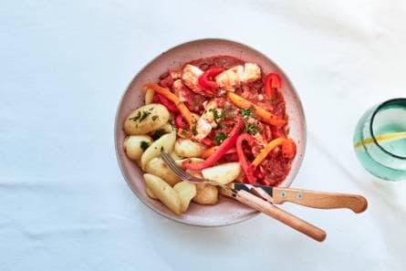 Visstoof met paprika, tomaat en krieltjes