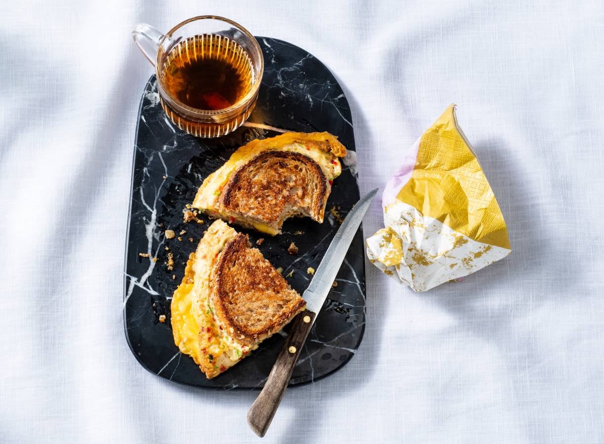 Bread omelet
