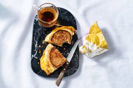 Bread omelet