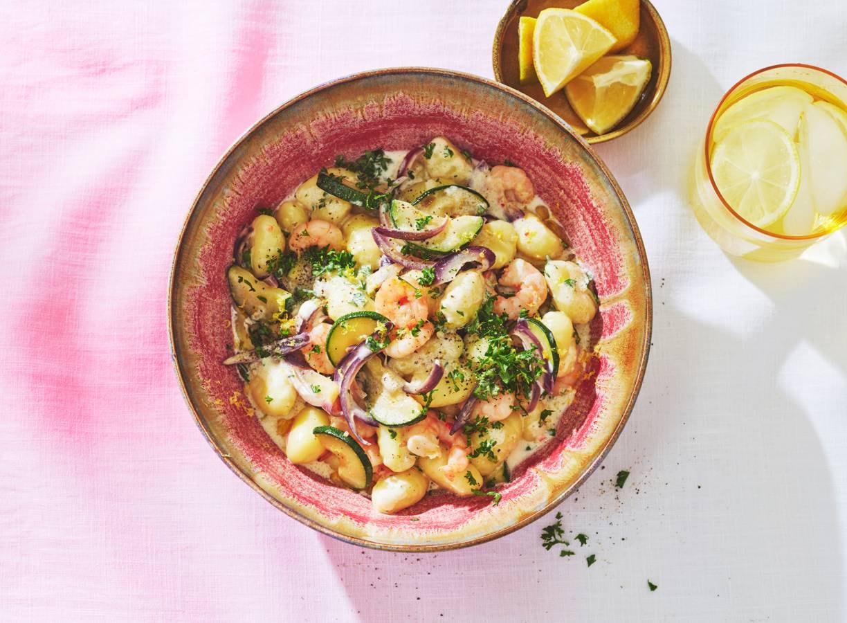 Romige gnocchi met courgette en garnalen