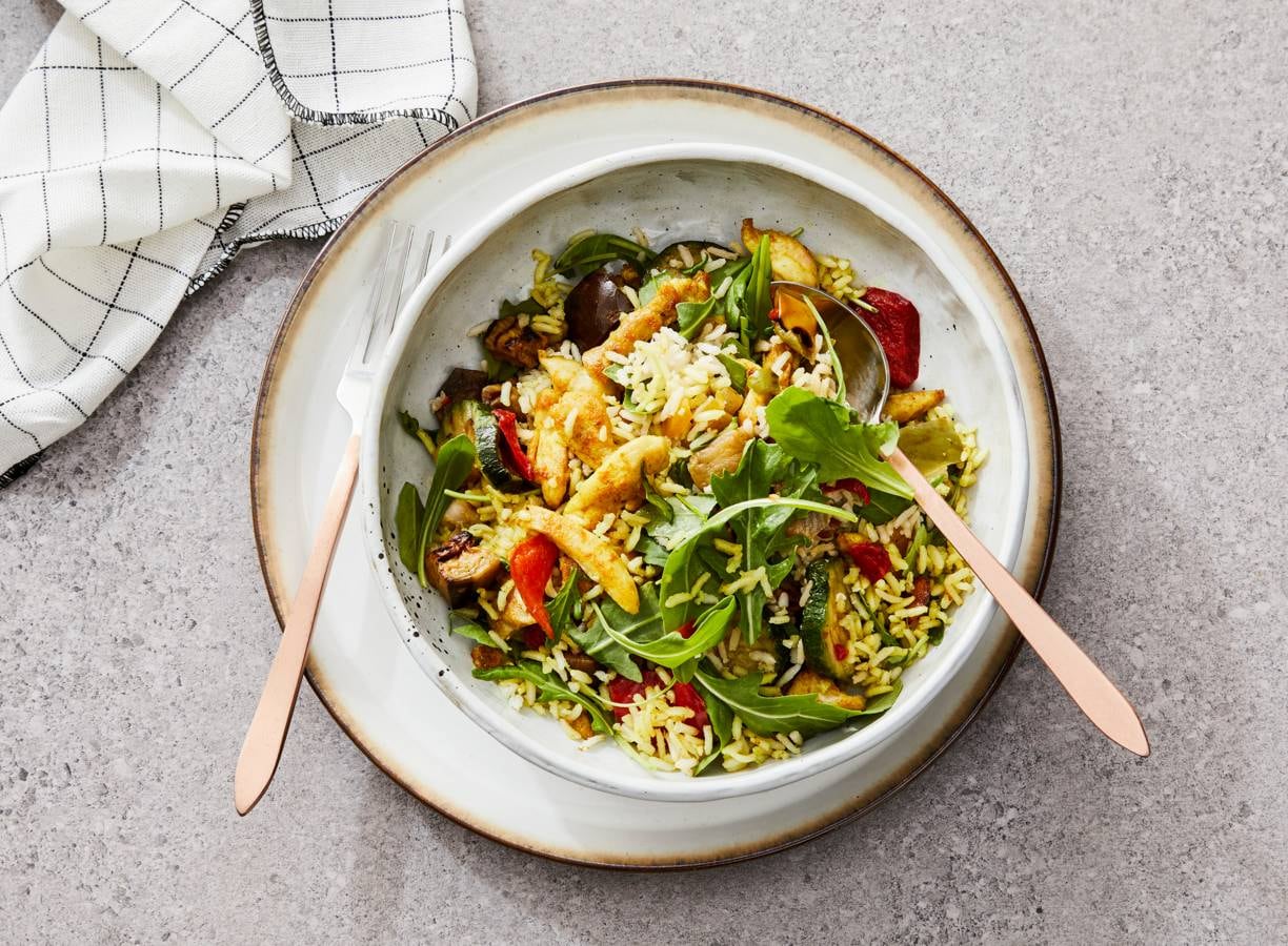 Indiase rijstsalade met gebakken kip