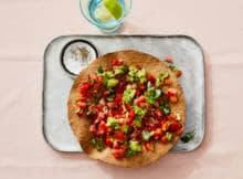 Tijd voor een dansje met deze tostada's met paprika-tomatensalsa!