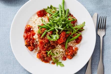 Gehakt-tomatensaus met zilvervliesrijst en sperziebonen