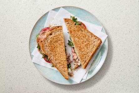 Tosti tonijn met tomaat en rucola