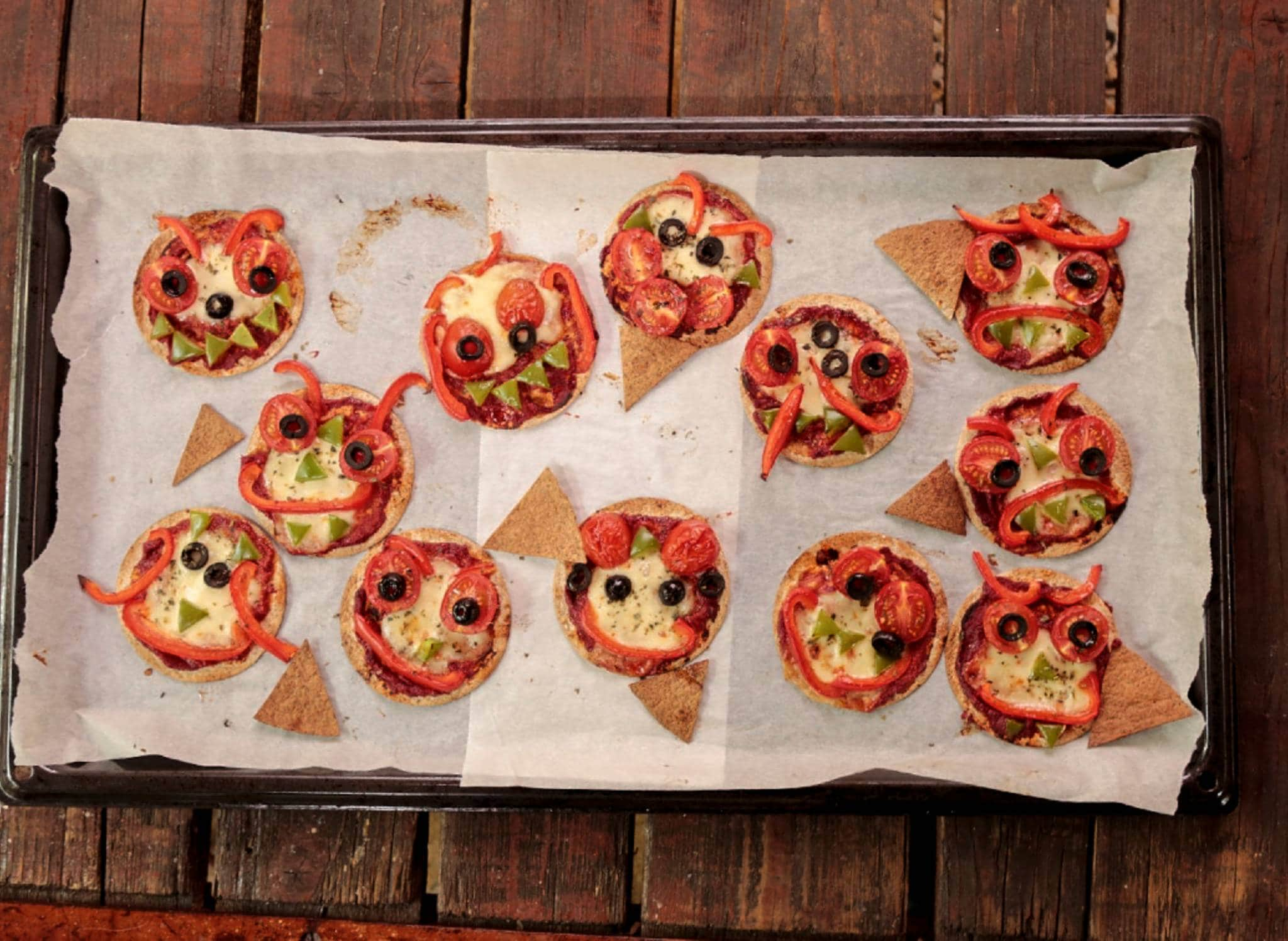 Mini Pizza Monsters Recept Allerhande Albert Heijn