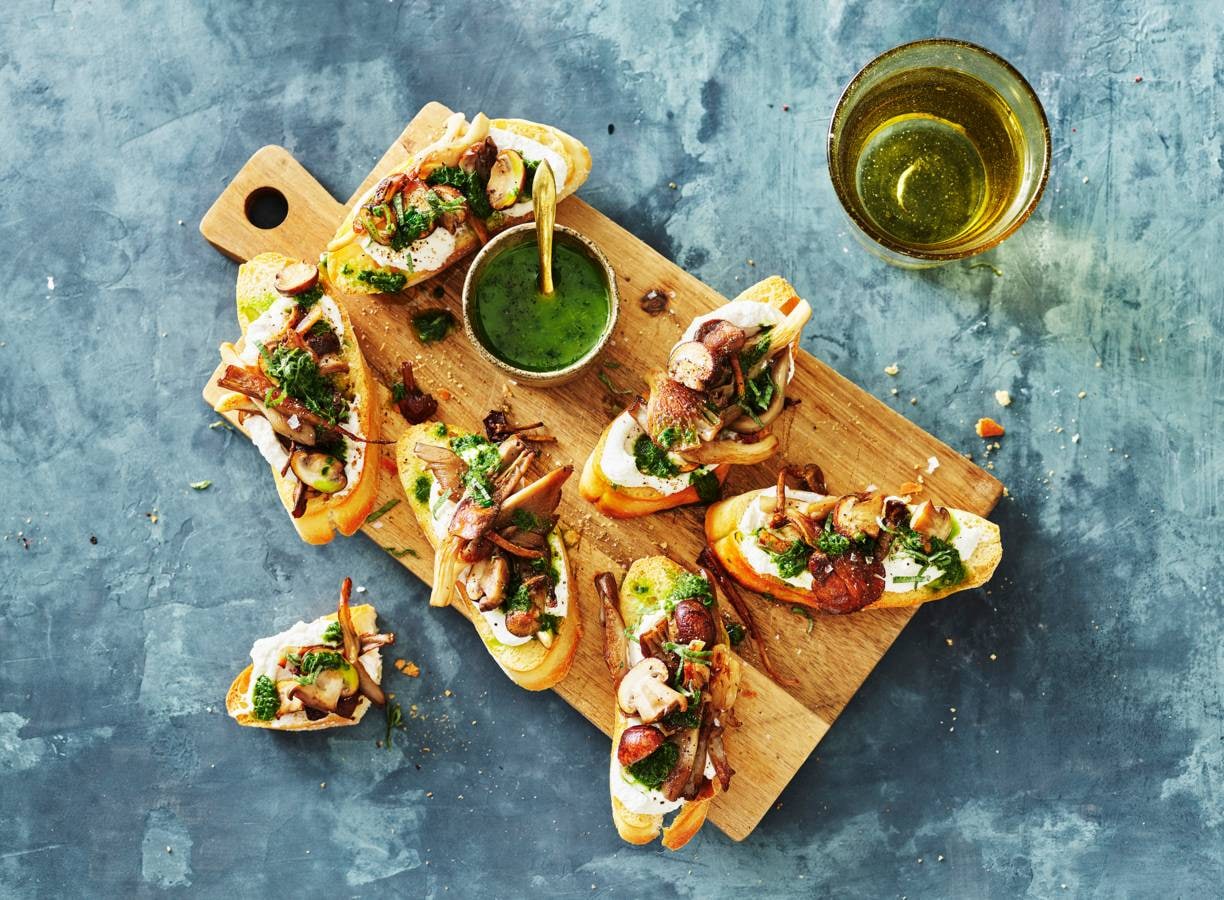 Bruschetta met gebakken paddenstoelen & kruidenolie