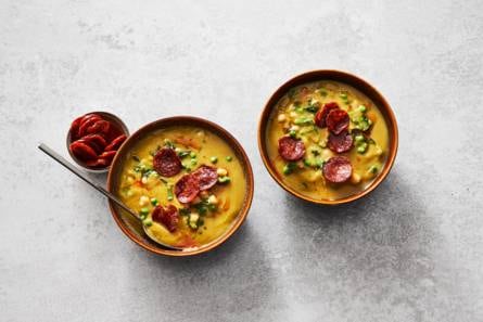 Erwtensoep met chorizo en kikkererwten