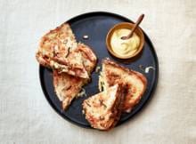 Of wij na het proeven van deze pantosti nooit meer het tosti-apparaat hebben aangeraakt? Misschien.