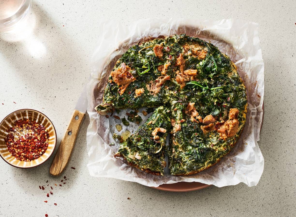 Spinazietaart met boerenkool, ricotta en tonijn