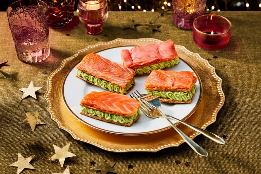 Tompouce van avocadomousse en gerookte zalm recept - Allerhande