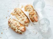 Geloof ons: van deze vegan hotdog word je hondsdol, zo lekker dat-ie is!