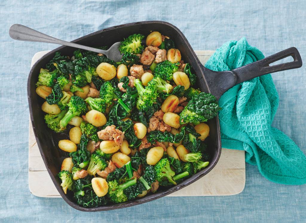 Gnocchi met cavolo nero en braadworst