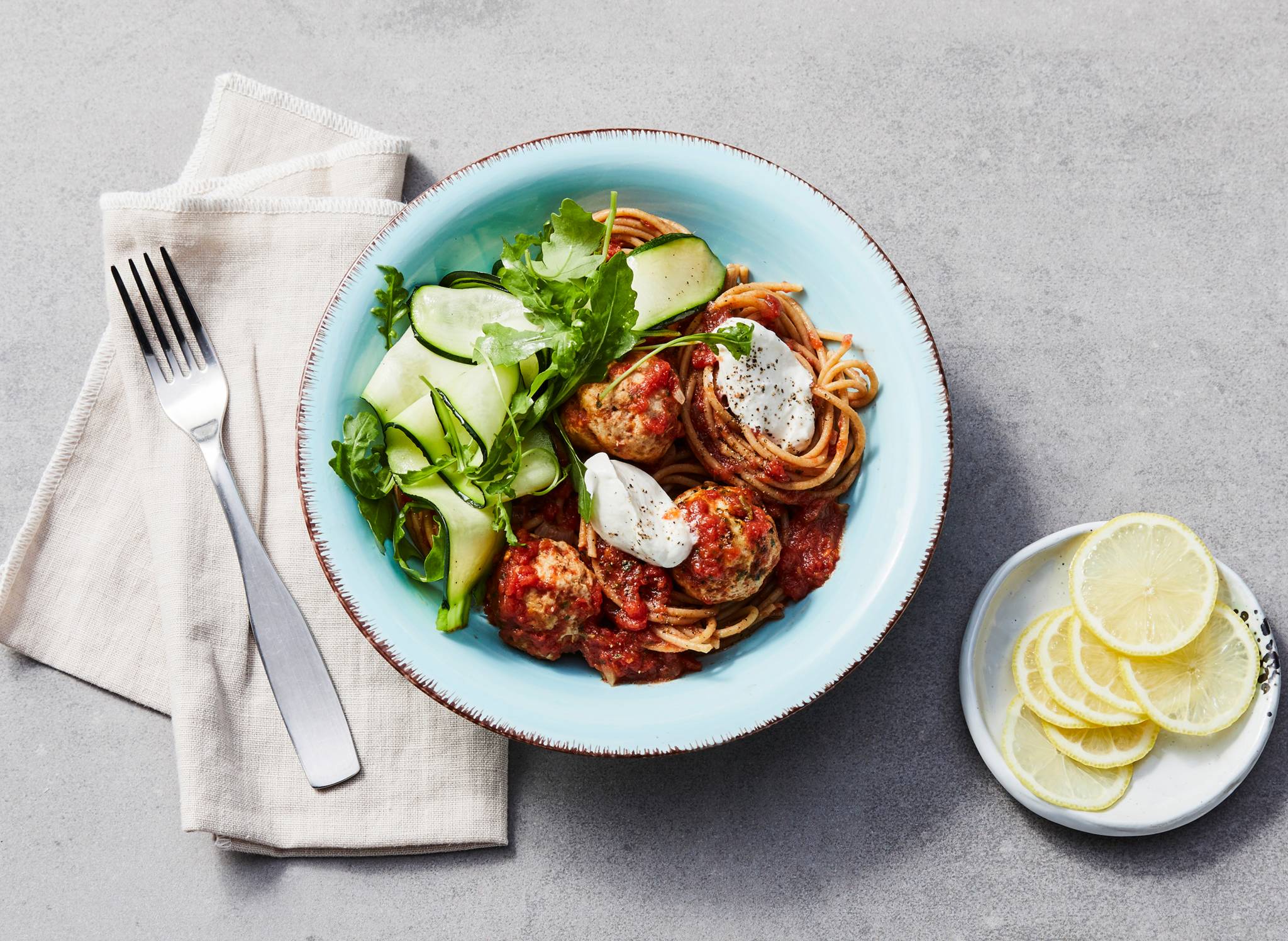 Volkoren Spaghetti Met Kipgehaktballetjes In Tomatensaus En Courgette Recept Allerhande