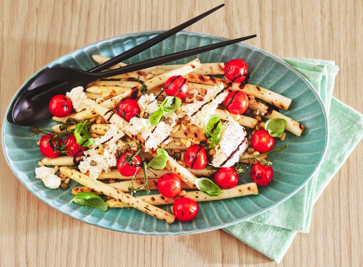 Witte asperges met truffelburrata