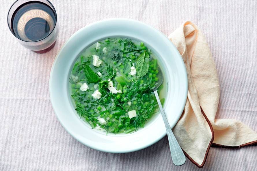 Lente-erwtensoep met dille en munt 