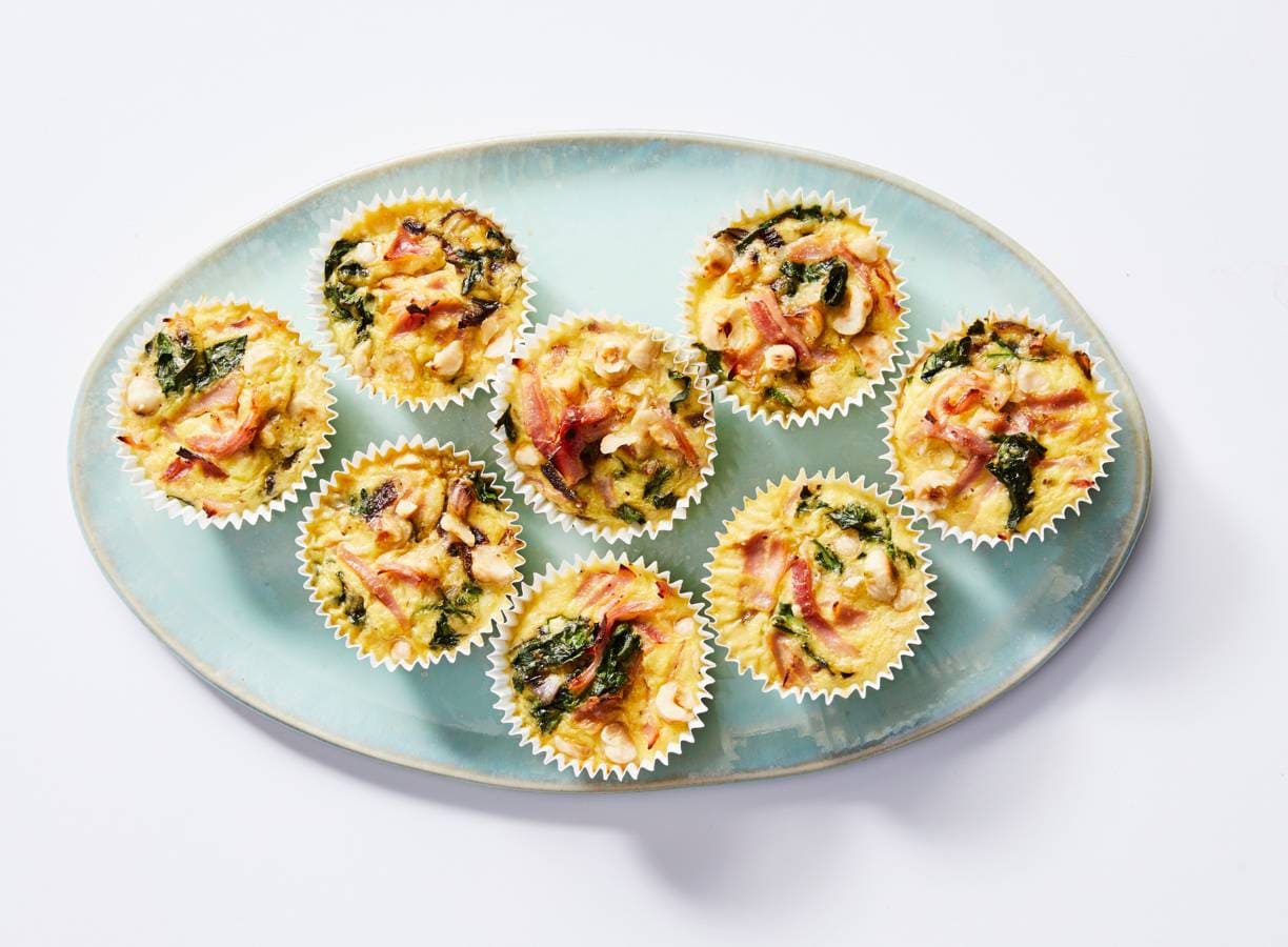Minifrittata’s met spinazie, ham en rode ui