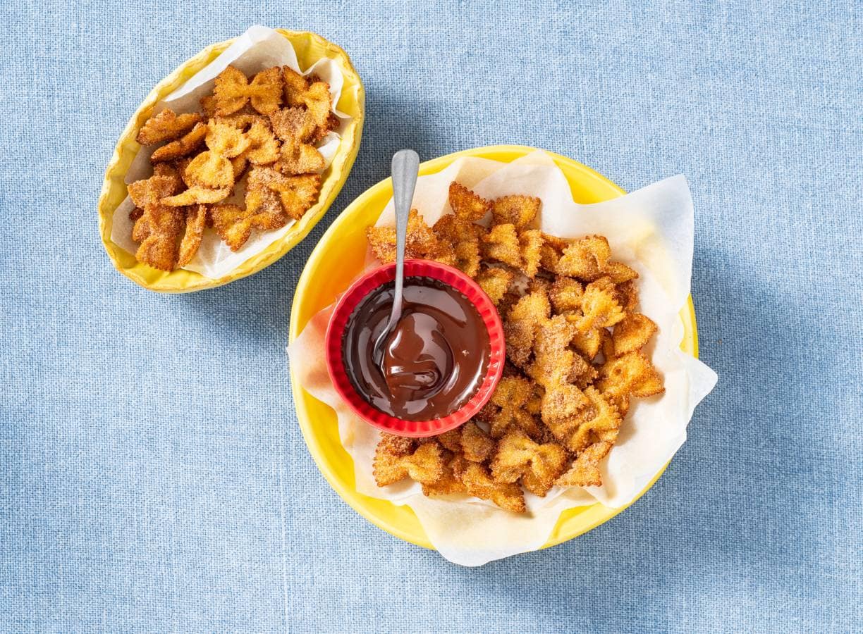 Gefrituurde pasta met churros-twist