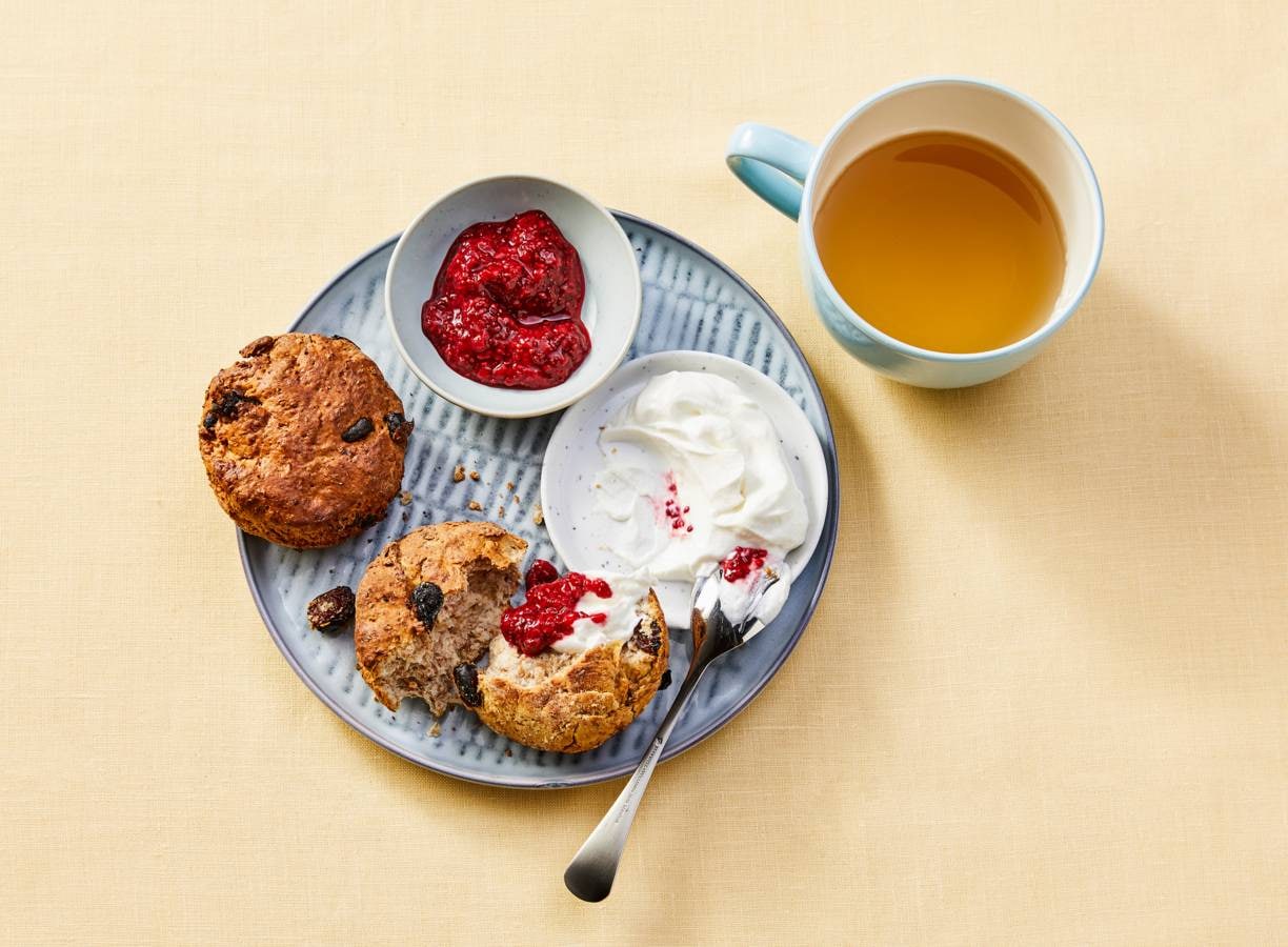 Volkorenscones met rozijnen