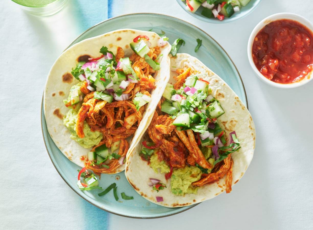 Taco's met kruidige kip en frisse salsa