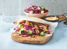 Deze pita vegan shoarma met srirachamayonaise is budget-proof, vegan, in 15 min klaar en jouw inspiratie voor vanavond.