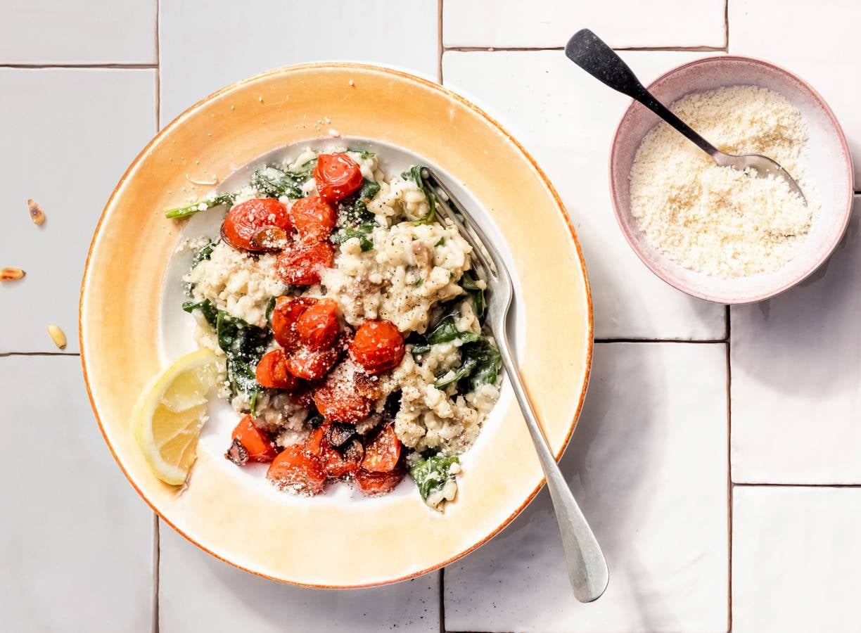 Snelle risotto met spinazie en cherrytomaten (advertorial)