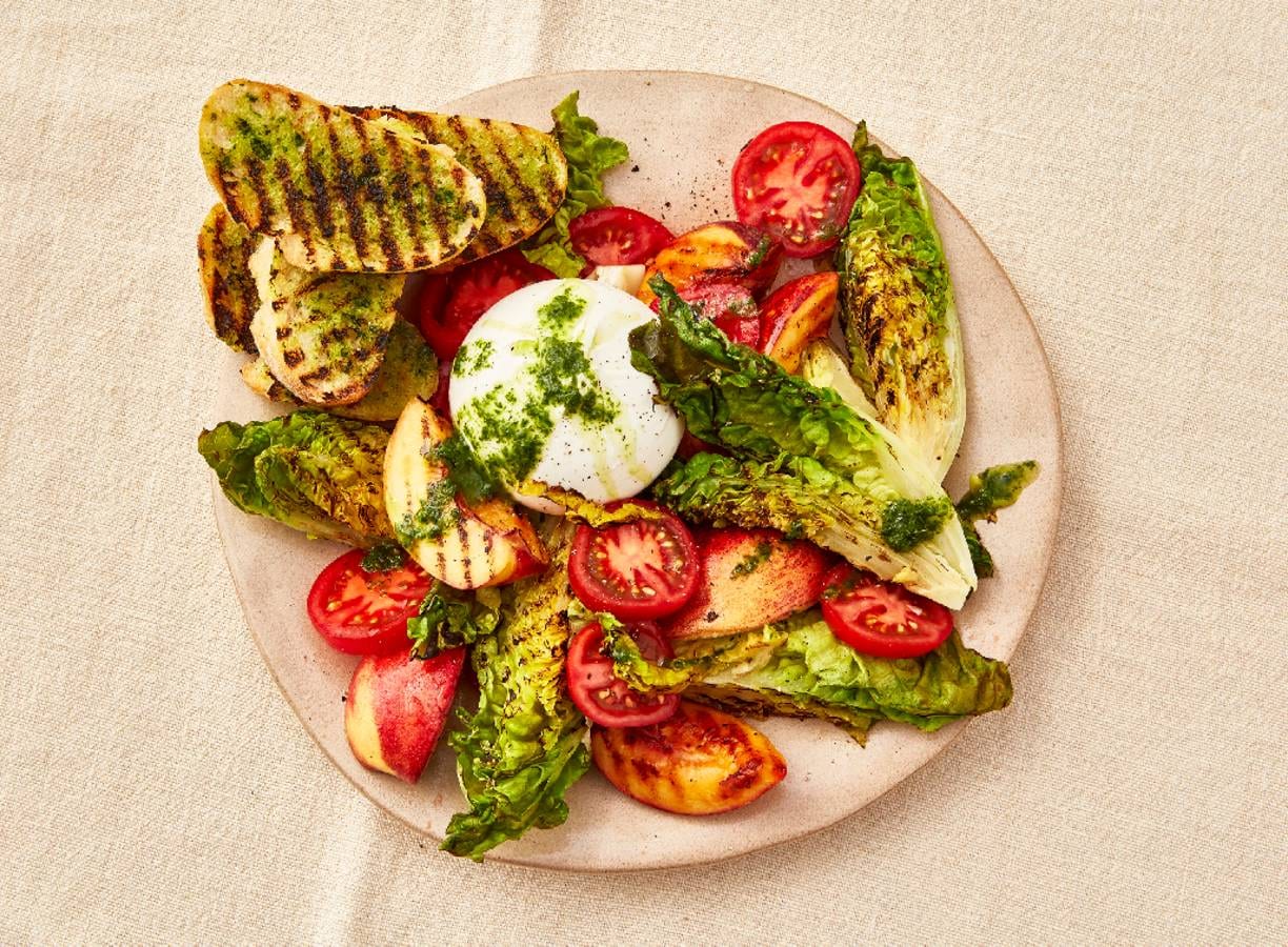 Salade met gegrilde nectarine en burrata