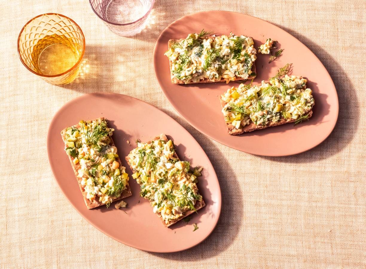 Kikkererwtensalade met selderij en augurk