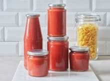 Hét basisingrediënt voor een multisaus: tomaat. Gebruik de meest rode en rijpe tomaten die je kunt vinden, die hebben de meeste smaak.