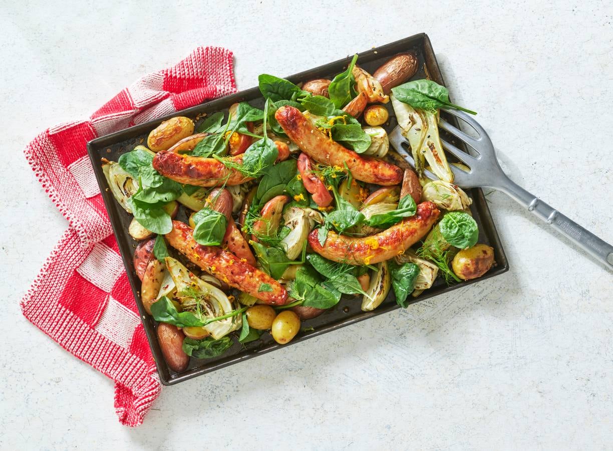 Worsttraybake met kriel, venkel en appel