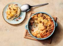 Deze gratin heeft alles. Smaakvol door de tijm, romig door de ricotta en knapperig door de walnoten. En ja, ook budgetproof!