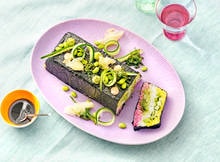 Pasen wordt pas écht een feest met deze vegan sushicake!