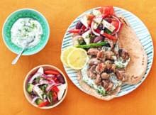 Souvlaki of kalamaki is een populair Grieks streetfood. De naam verwijst naar de spies waaraan het vlees geroosterd wordt. 