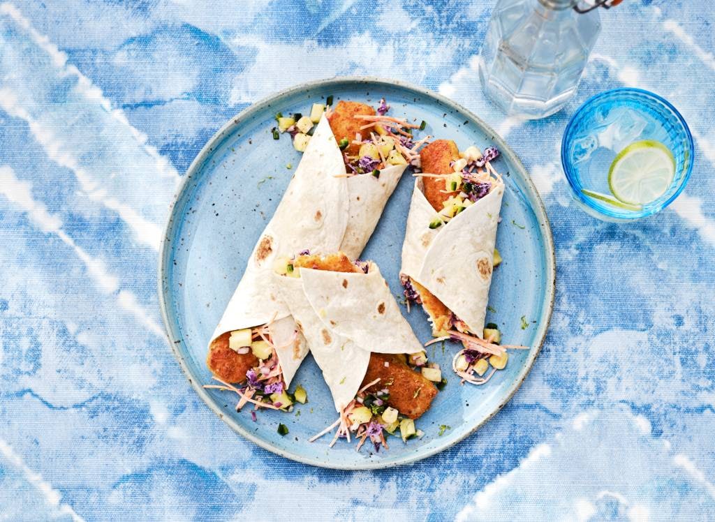 Wraps met kipschnitzel, mais en rozijnen recept Allerhande Albert