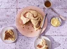 Roti kukus betekent letterlijk: gestoomd brood. Deze Indische 'cake' is zo luchtig dat je er meteen meer van wil eten. 