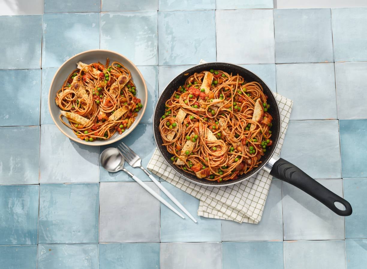 Volkoren spaghetti met kipgehaktballetjes in tomatensaus en courgette recept Allerhande